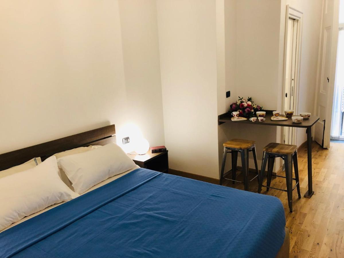 Domus Studio 25 Bed & Breakfast Neapel Exteriör bild